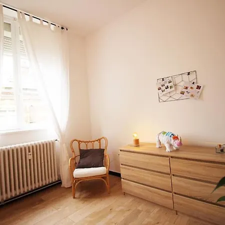 T2 Vue Sur Cathedrale Apartment *